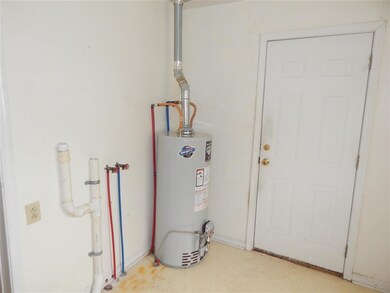 1566 Colonial Dr, Macon, GA 31204 - photo 7