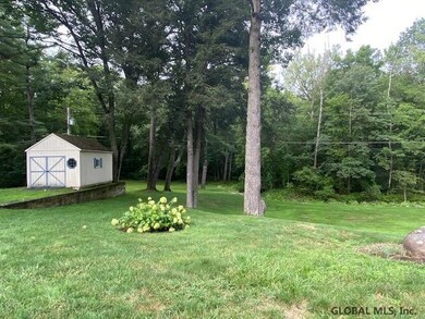 9 Hickory Ln, Schenectady, NY 12302 - photo 5