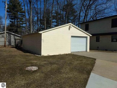 214 N Huron Rd, Au Gres, MI 48703 - photo 7