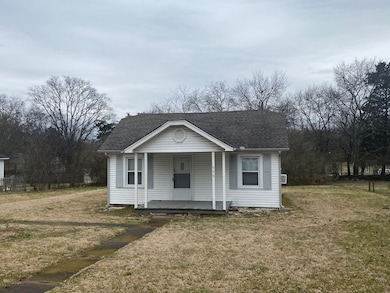 300 Kingwood Ave, Shelbyville, TN 37160 - photo 5