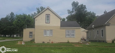 1924 4th St, Perry, IA 50220 - photo 2