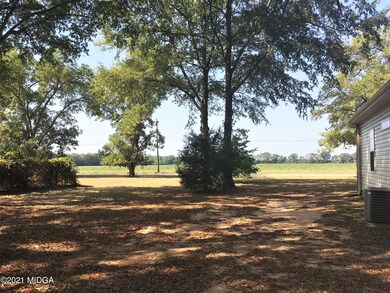 3327 S Walden Rd, Macon, GA 31216 - photo 2