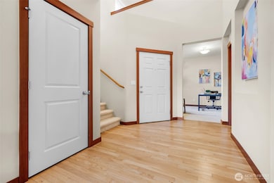 2 Story Entry ceiling to add to the spacious feel.
