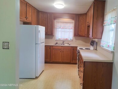 6030 Mizzell Dr, Jacksonville, FL 32205 - photo 4