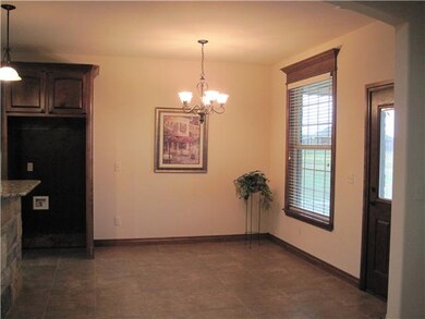 Dining Room. Dining area will accommodate any shap