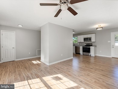 2432 Laurel Ln, Middletown, VA 22645 - photo 6