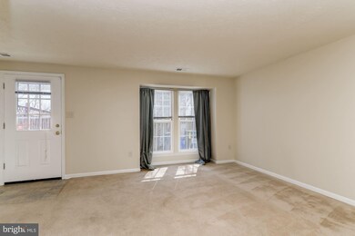 3320 Tapestry Cir, Burtonsville, MD 20866 - photo 7