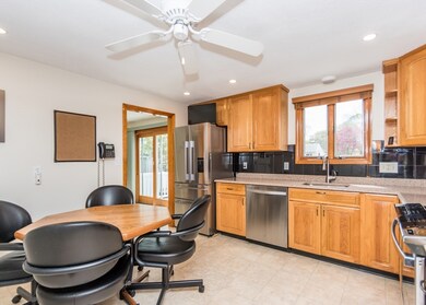 20 Dale Cir, Waltham, MA 02451 - photo 4