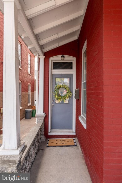546 N 3rd St, Columbia, PA 17512 - photo 4