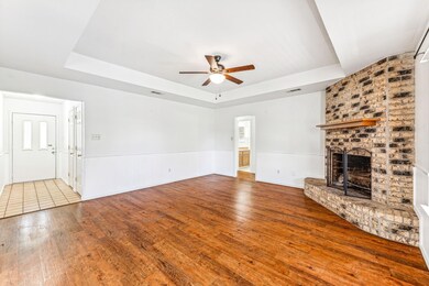 2512 Woodhaven Dr, Granbury, TX 76048 - photo 6