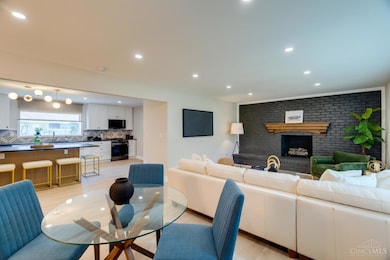 3770 Donegal Dr, Cincinnati, OH 45236 - photo 6