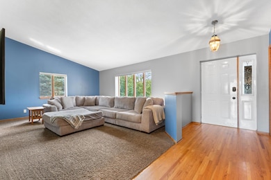 707 26th St SW, Austin, MN 55912 - photo 2