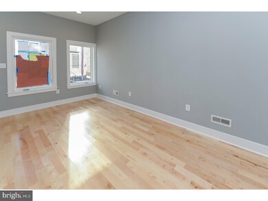2054 Fernon St, Philadelphia, PA 19145 - photo 7