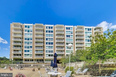 Riverside unit B609, Washington, DC 20024 - photo 2