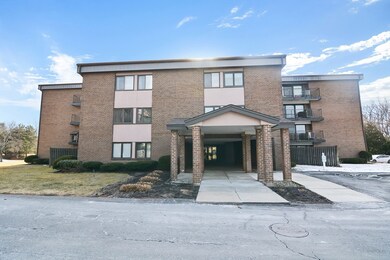 2 Ledgewood Way unit 20, Peabody, MA 01960 - photo 2