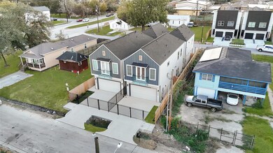 7805 Dyer St, Houston, TX 77088 - photo 4