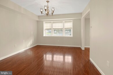 13130 Melville Ln, Fairfax, VA 22033 - photo 7