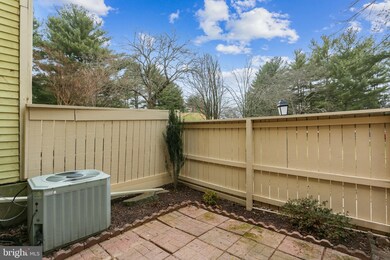 9314 Jarrett Ct, Montgomery Village, MD 20886 - photo 7