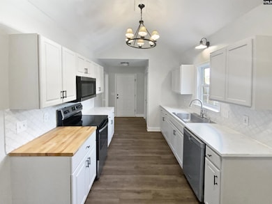 21 Twin Oaks Cir, Columbia, SC 29209 - photo 2