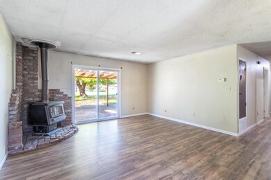 6874 Weeks Rd, Redding, CA 96002 - photo 4