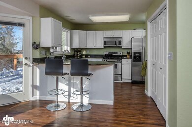 Kitchen/Breakfast Bar