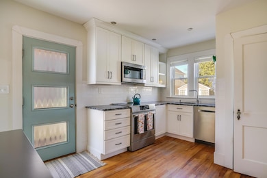 176 Cypress St, Manchester, NH 03103 - photo 3