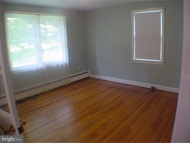 105 W Elm Ave, Langhorne, PA 19047 - photo 7