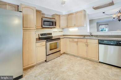 7501 Summer Blossom Ln, Columbia, MD 21046 - photo 6