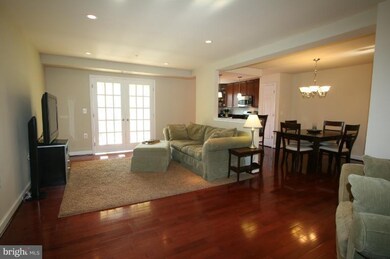 4129 S Four Mile Run Dr unit 202, Arlington, VA 22204 - photo 5