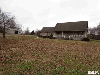 107 Saint Marys Dr, Harrisburg, IL 62946 - photo 3