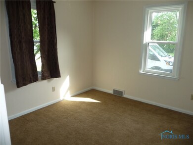 928 W College Ave, Woodville, OH 43469 - photo 4