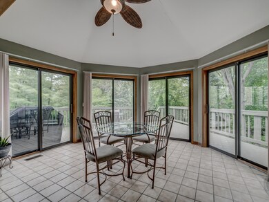 551 Young Ave, Batavia, IL 60510 - photo 5