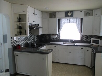 619 Wyoming Ave, Wyoming, PA 18644 - photo 3