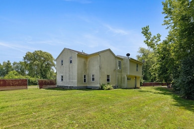 2 Sandra Dr, Bloomfield, CT 06002 - photo 4