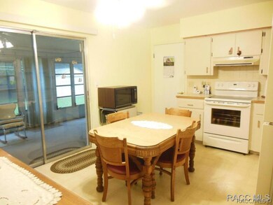 KITCHEN WITH SLIDERS