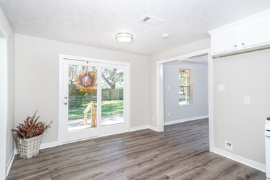 603 Malone St, Tomball, TX 77375 - photo 6