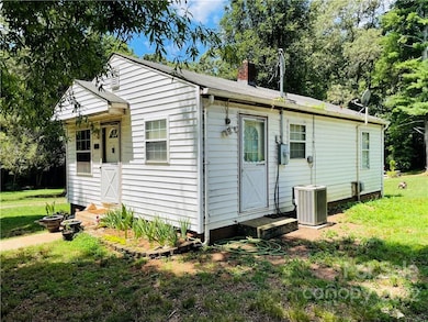 635 Woods Dr, Statesville, NC 28677 - photo 3