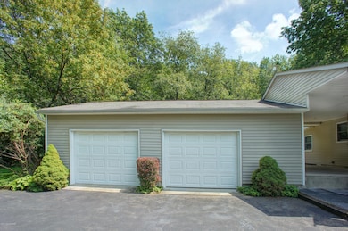 5638 Cherry Valley Rd, Saylorsburg, PA 18353 - photo 4