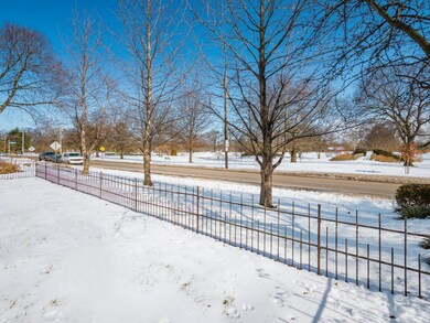 035_ 123 Franklin Park W017-2
