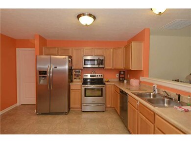 Kitchen. Upgraded cabinets!
