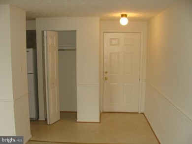 12407 Hickory Tree Way unit L, Germantown, MD 20874 - photo 2