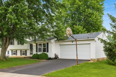 692 Cherrymonte Dr, Columbus, OH 43228 - photo 3