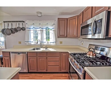 9 Birchwood Ln, Hopkinton, MA 01748 - photo 2