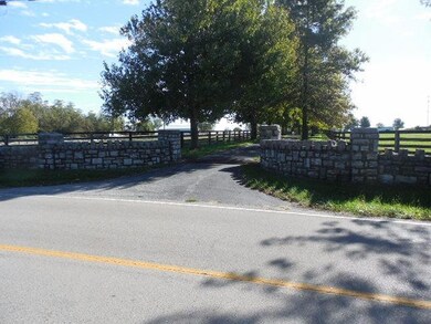 365 Danville Loop 1 Rd, Nicholasville, KY 40356 - photo 2