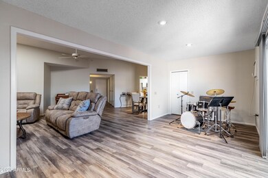 10466 W Palmeras Dr, Sun City, AZ 85373 - photo 4