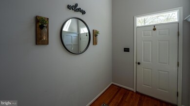 1527 Laura Ln, Pottstown, PA 19464 - photo 4