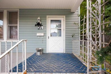 819 Maple Ave, Findlay, OH 45840 - photo 2