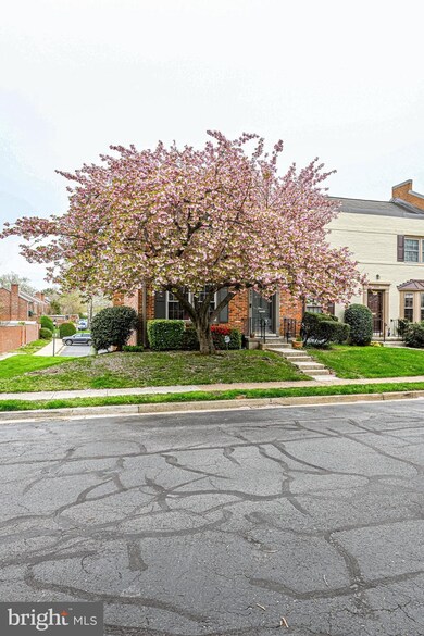 8401 Willow Forge Rd, Springfield, VA 22152 - photo 5