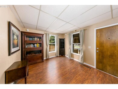 914 E 12th St, the Dalles, OR 97058 - photo 5