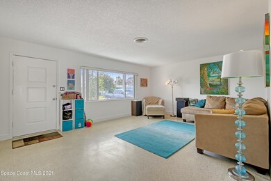 Bright and spacious Living Room